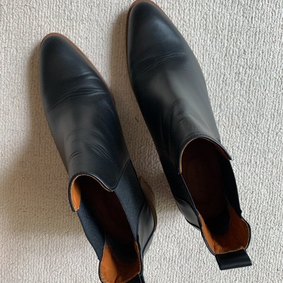 Everlane | The Heel Boot in Black w Natural Heel - Picture 5 of 6